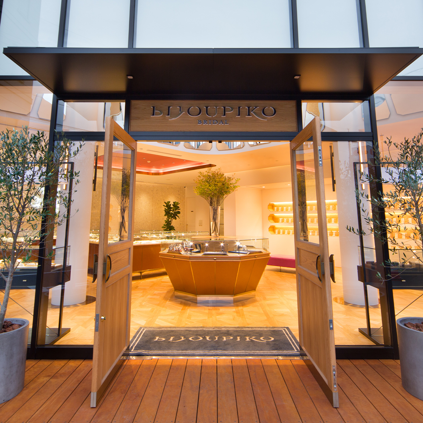 ビジュピコ　岡山店