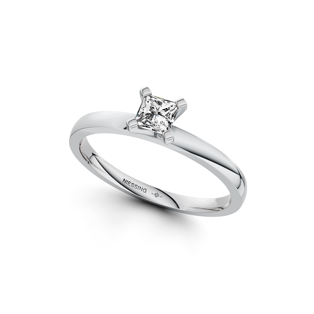 Niessing Amatis V (プリンセスカット)