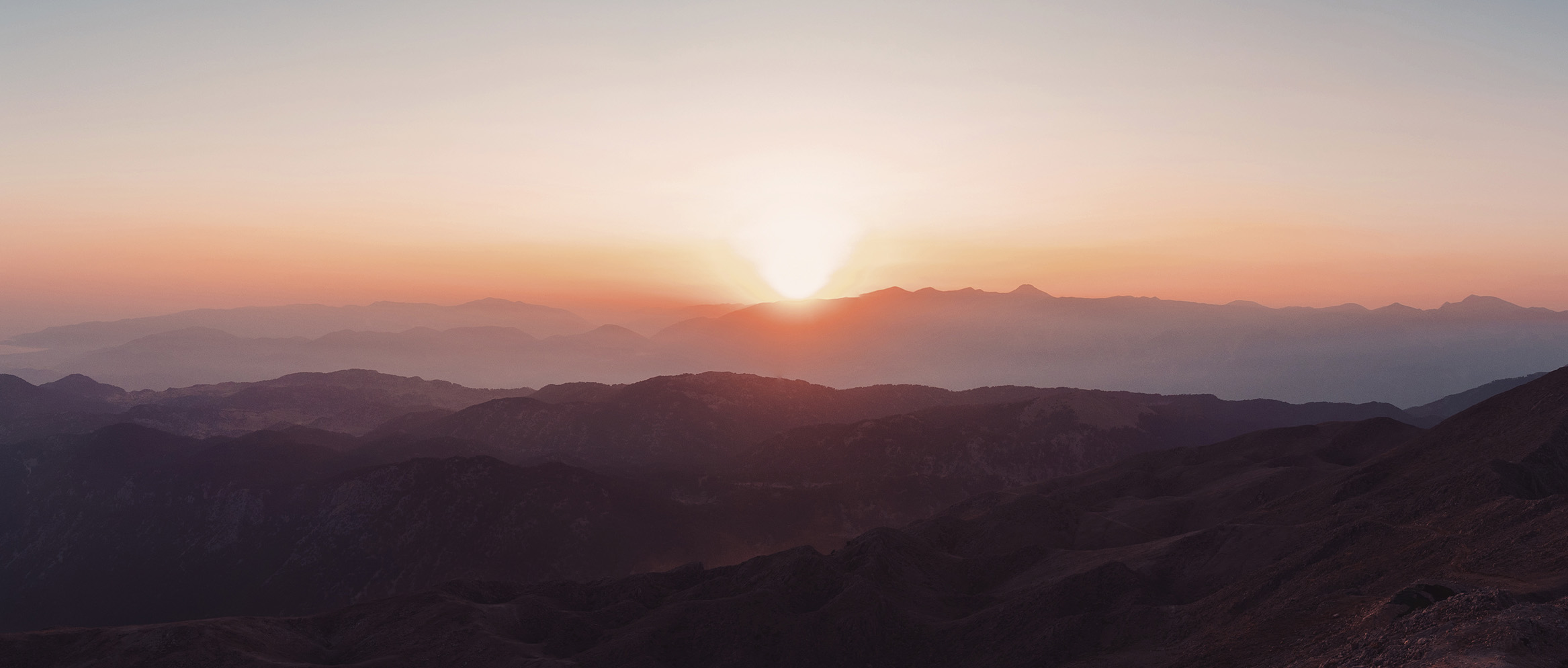 


<h1 style="margin-right:4.0cm">夜明けの涼しげな地平線のように<br></h1>





