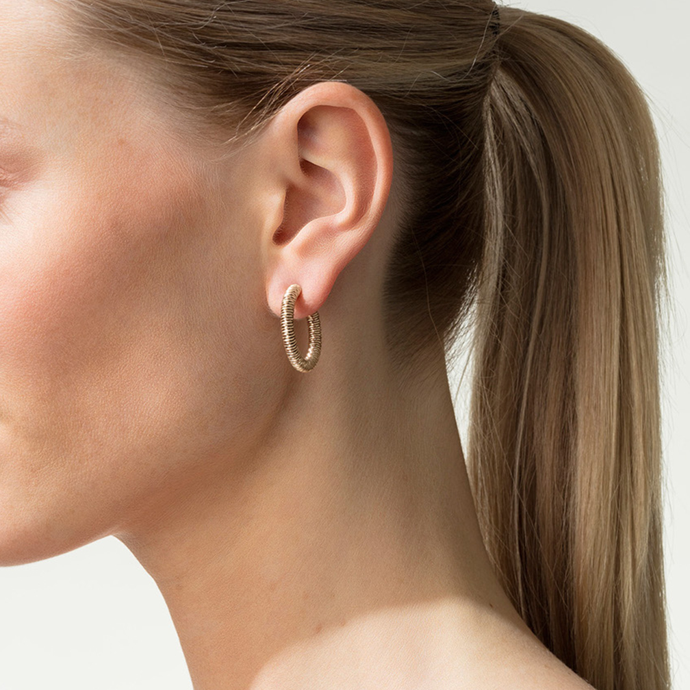 Niessing Now Twist ピアス