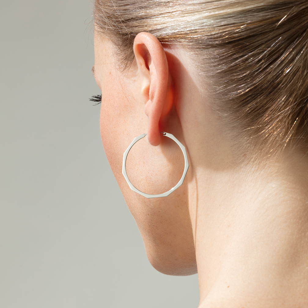 Niessing Now Facet ピアス