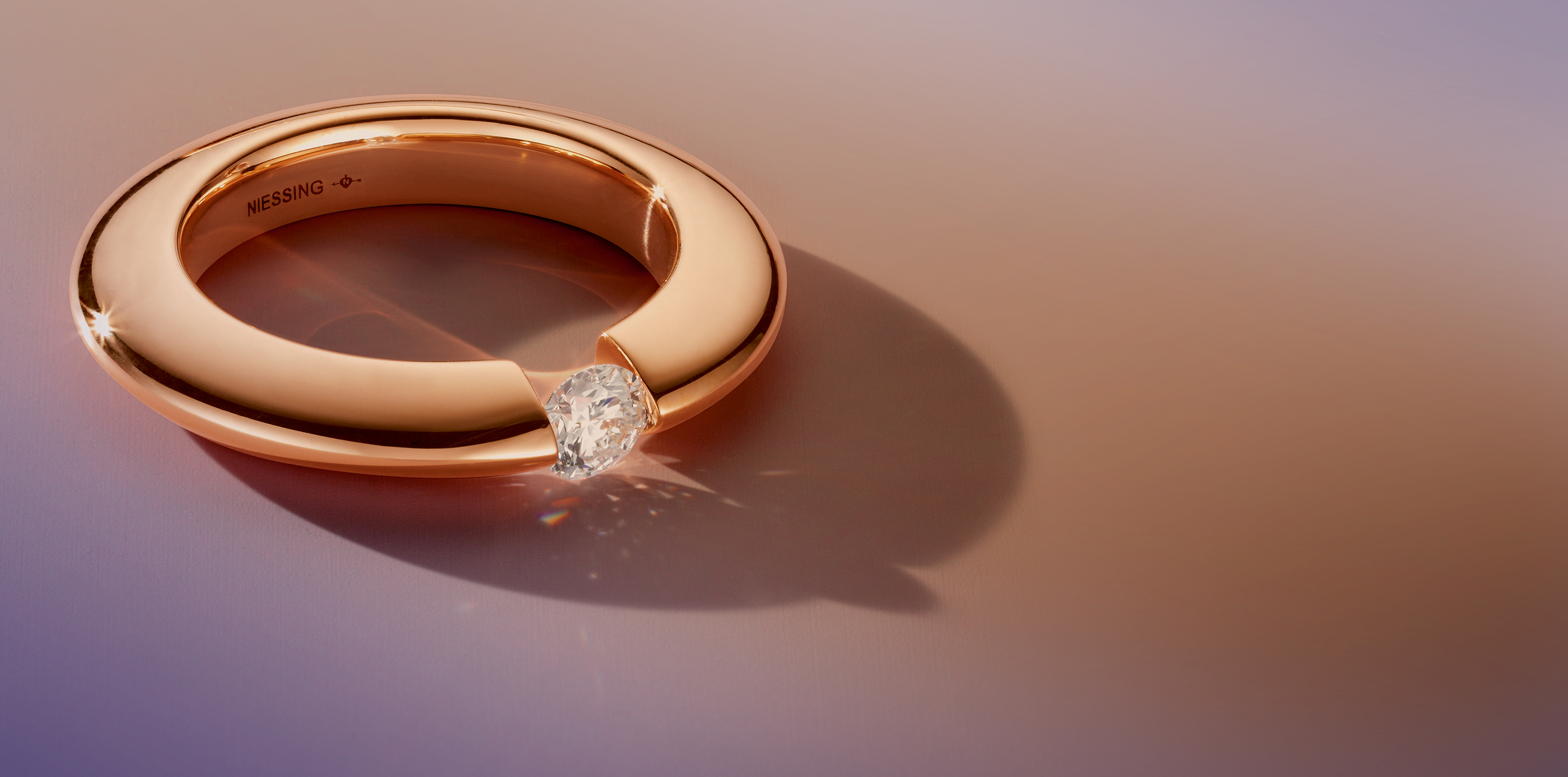 A GREAT NIESSING DESIGN ICON WITH AN IMPRESSIVE, NEW IMAGE