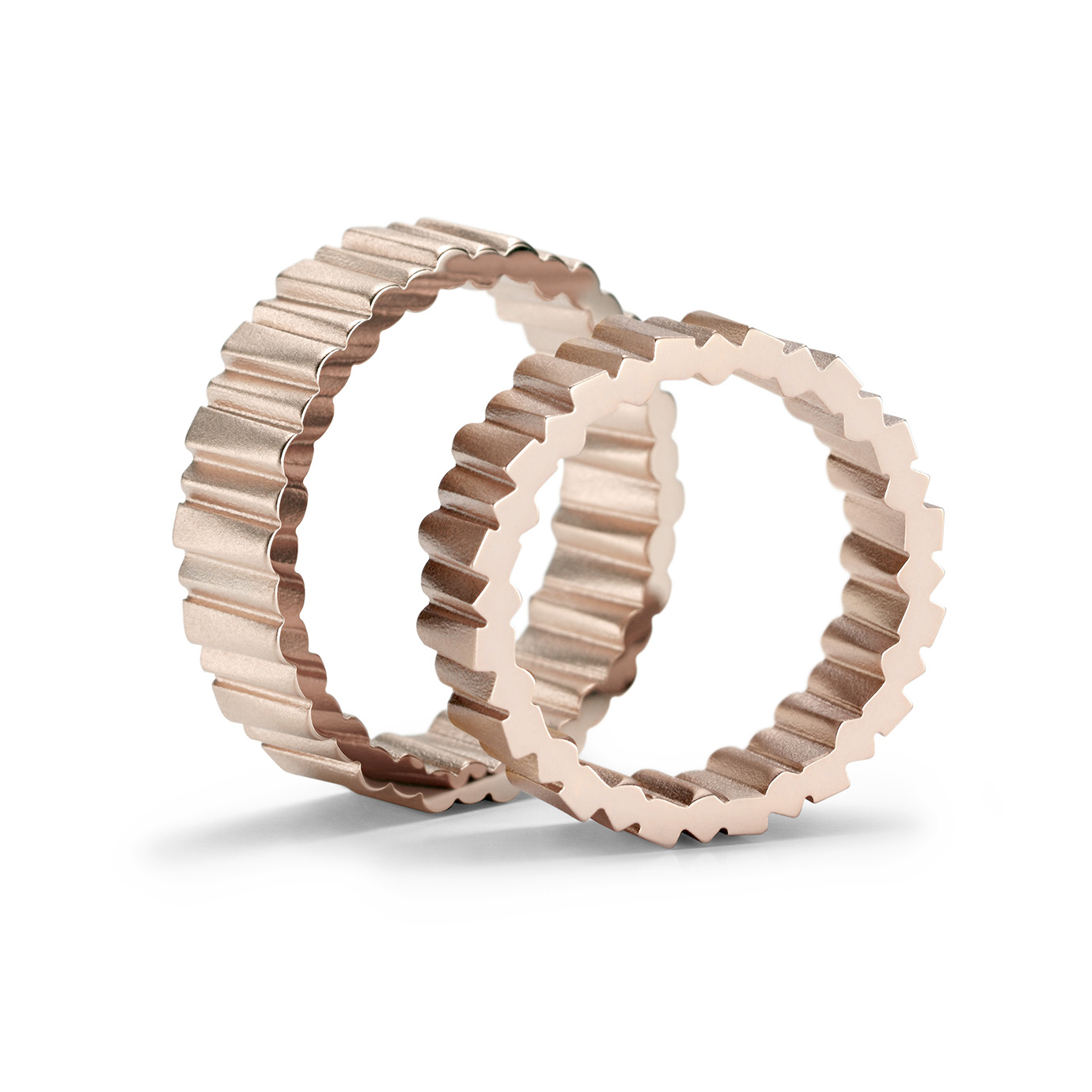 円形と四角形、正反対なのに惹かれ合う 