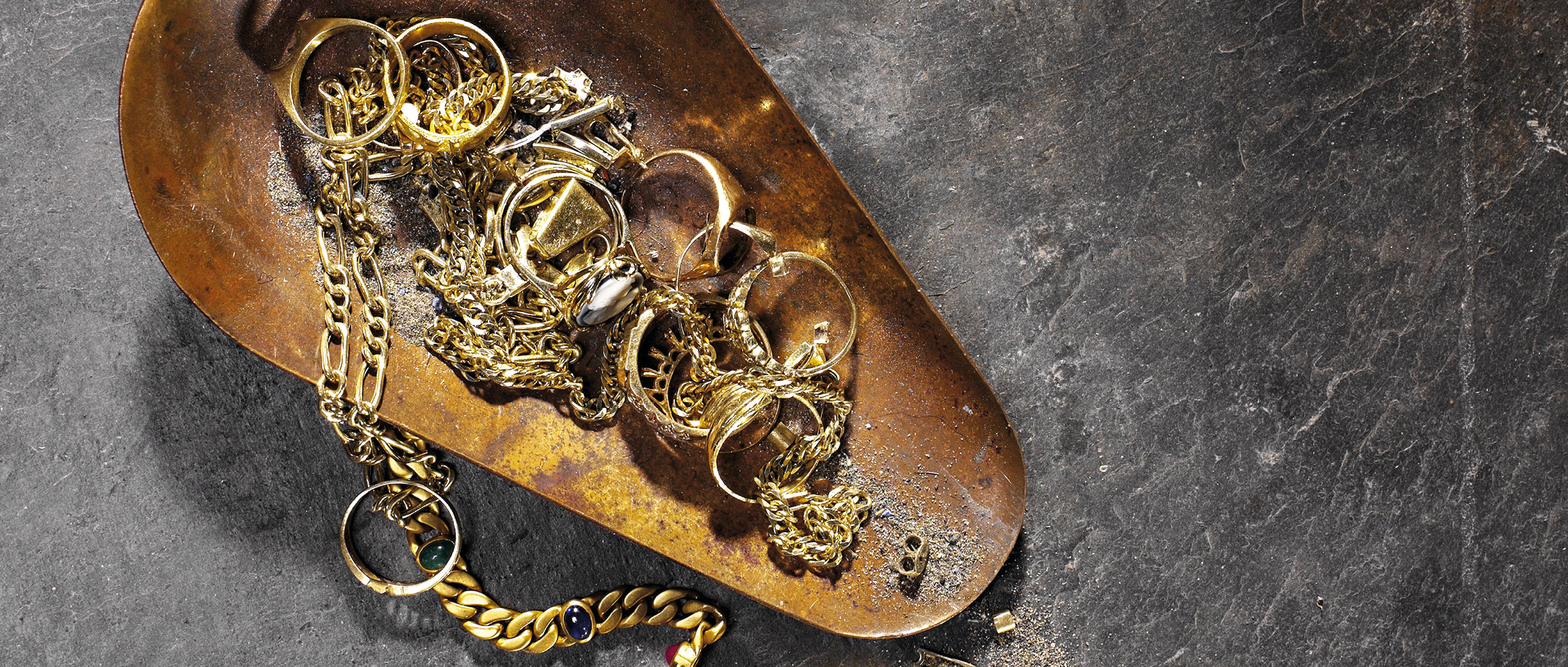 Selling precious metal in the niessing stores